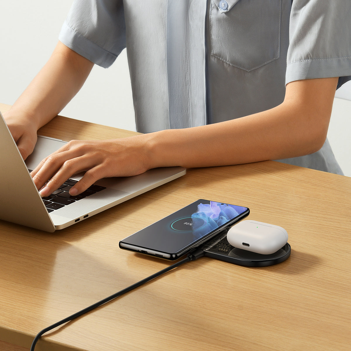 מטען אלחוטי כפול Baseus Digital LED Display 2in1 Wireless Charger 20W